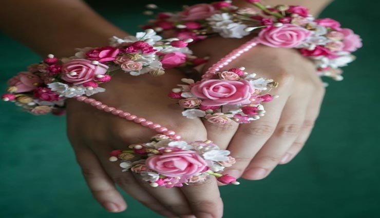 शादी के सीजन में आपको आकर्षक दिखाएगी ये हैंड ज्वेलरी, डालें एक नजर fashion tips,jewelry look,hand jewelry,stylish look,jewelry for marriage