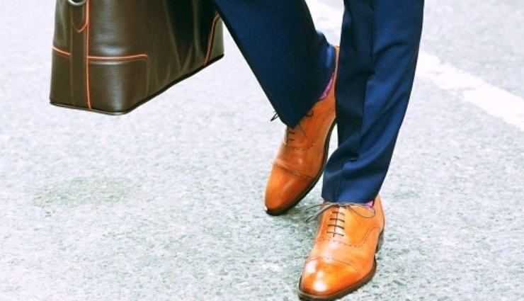 आपके लुक को स्टाइलिश और फैशनेबल बना सकते है ये शूज रेंज
