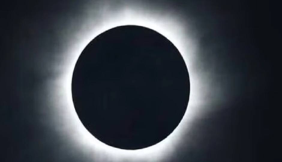 21 सितंबर की रात को लगेगा सूर्य ग्रहण, जानिए किसे दिखेगा और किन बातों का रखें ध्यान