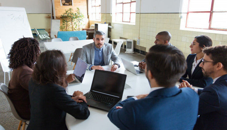 7 Tips to maintain good relations with your subordinates