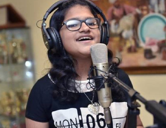 #WORLD RECORD 10-12 नहीं बल्कि 80 भाषाओं में गाना गाती हैं 12 साल की सुचेता सतीश