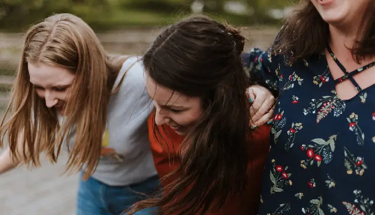 toxic friends,signs of bad friendship,unhealthy relationships,friendship red flags,letting go of toxic people,bad friends,friendship advice,emotional well-being,fake friends,identifying toxic friendships