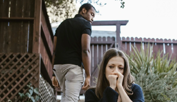 rebound relationship signs,am i a rebound,signs she’s not over her ex,emotional red flags in rebound,dating after breakup,rebound girlfriend behavior,how to know if you are a rebound,rebound vs real relationship,heartbreak recovery,rebound relationship psychology