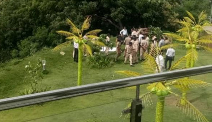 PM मोदी की सुरक्षा में तैनात था सब-इंस्पेक्टर, सहयोगी की सर्विस रिवाल्वर से खुद को मार ली गोली