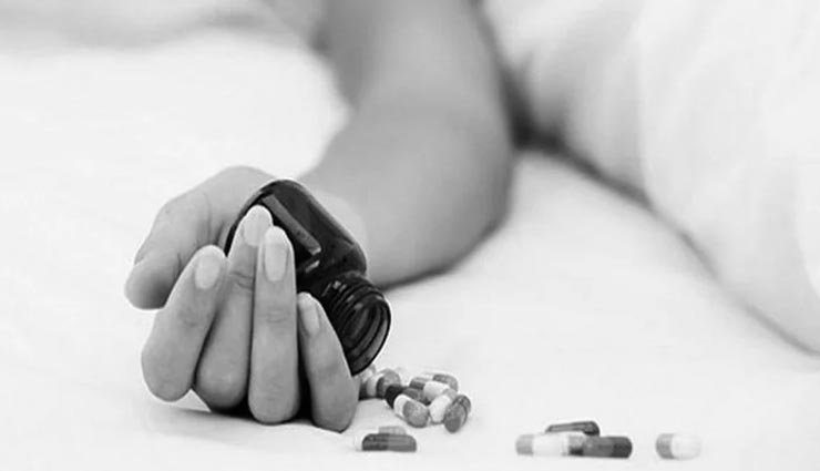 weird news,weird incident,man living as a woman,fear of death,uttar pradesh incident