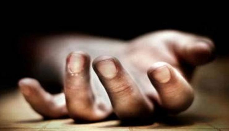 सीकर : मां आंगनबाड़ी में गई काम करने तभी बेटे ने साड़ी से फंदा लगाकर की आत्महत्या