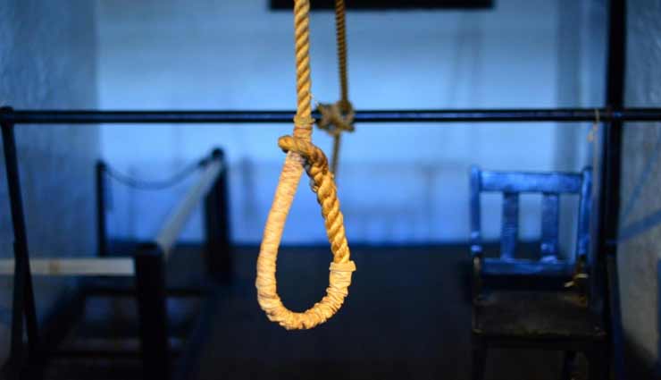उत्तरप्रदेश : प्रेमिका के घरवालों ने की पिटाई तो प्रेमी ने फांसी लगाकर दे दी अपनी जान