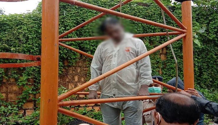 मध्यप्रदेश : कोतवाली परिसर में लगे मोबाइल टावर पर फंदा लगा रिटायर्ड ASI ने की खुदकुशी