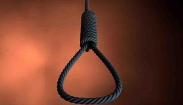 उत्तरप्रदेश : धमकी भरे फोन से तंग आकर दुष्कर्म पीड़िता ने फांसी लगाकर दे दी जान