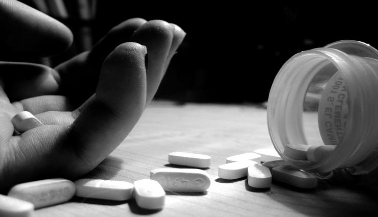 जहर खाकर की कर्ज से परेशान परिवार के तीन लोगों ने आत्महत्या, वीडियो में बताए कई नाम