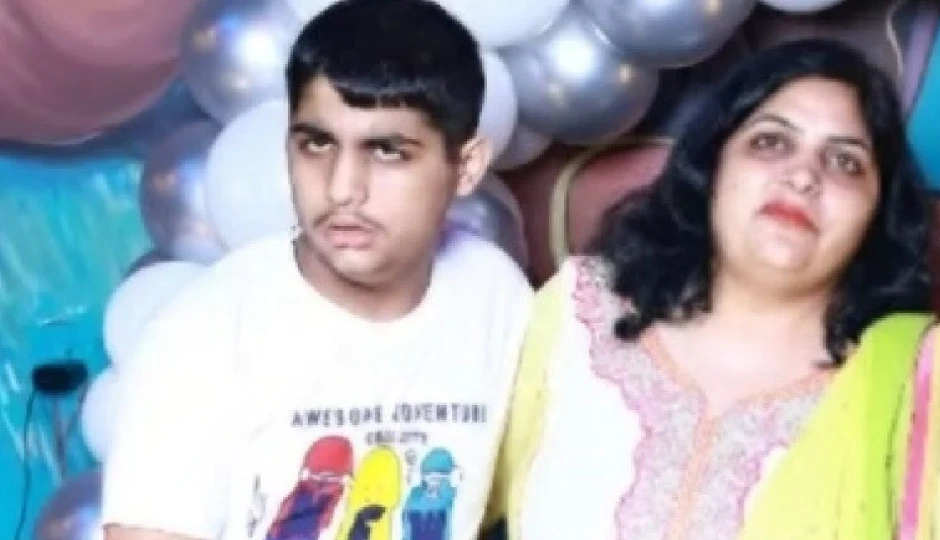 ‘माफ करना… हम यह दुनिया छोड़ रहे हैं’; बेटे संग 13वीं मंजिल से कूदी महिला, सुसाइड नोट मिला