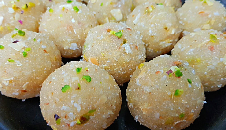 खास मौके पर सूजी के लड्डू से कराएं मुंह मीठा, कुछ ही मिनटों में हो जाते हैं बनकर तैयार #Recipe