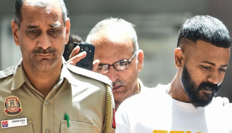 राउज एवेन्यू कोर्ट से महाठग सुकेश चंद्रशेखर को मिली जमानत, पर अभी रहेंगे जेल में
