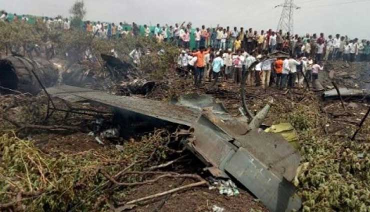 नासिक: खेतों में क्रैश हुआ भारतीय वायु सेना का सुखोई विमान, बाल-बाल बचे दोनों पायलट