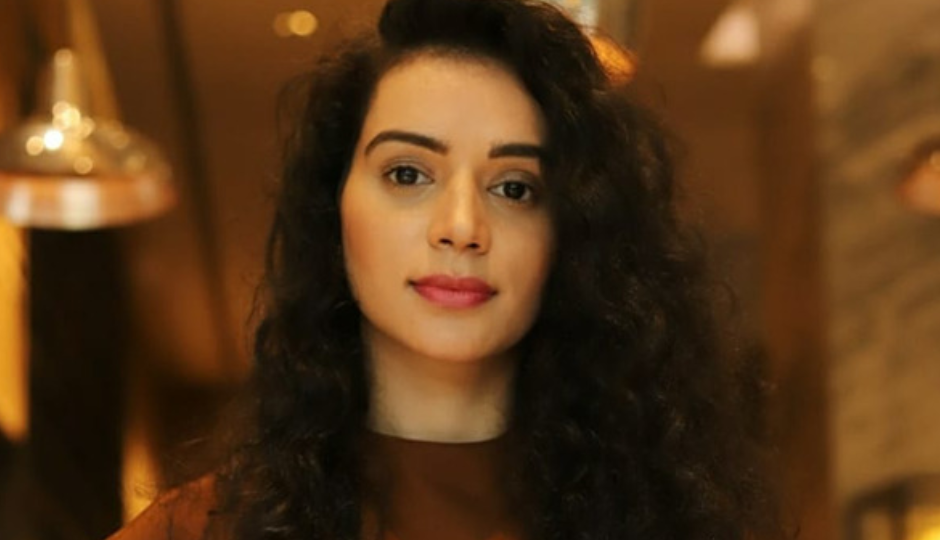 aditi gupta,actress aditi gupta,aditi mother,aditi twins,kabir chopra,aditi kabir,aditi ishqbaaz,sukirti kandpal,actress sukiri kandpal,neem karoli baba