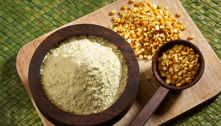 oatmeal,aloe vera,bengal gram flour,besan,multani mitti,potato,home remedies,home remedies to keep skin safe,summer skin care tips,beauty tips