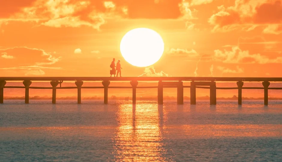 दुनिया की वे 6 रहस्यमयी जगहें जहां सूरज नहीं डूबता — जानिए कहां दिन-रात एक समान रहते हैं