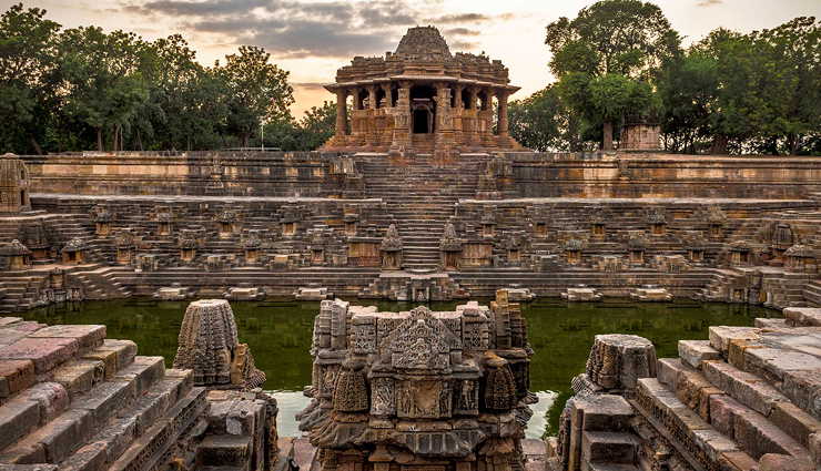 gujarat temples,famous temples in gujarat,popular temples in gujarat,gujarat pilgrimage sites,religious places in gujarat,ancient temples in gujarat,historic temples in gujarat,gujarat temple tourism,gujarat temple architecture,gujarat temple tour