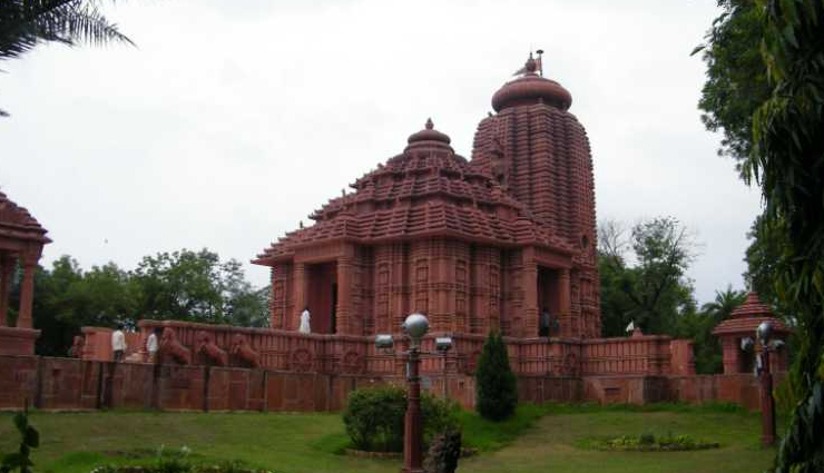 ancient sun temples in india,sun temples of india,famous sun temples of india,konark sun temple in odisha,modhera sun temple in gujarat,martand sun temple in jammu kashmir,katarmal sun temple in uttarakhand,ranakpur sun temple in rajasthan,surya pahar temple in assam,suryanar kovil in tamil nadu,balaji sun temple in madhya pradesh,gwalior sun temple in madhya pradesh,historical sun temples in india,architectural marvels sun temples in india,religious significance of sun temples in india