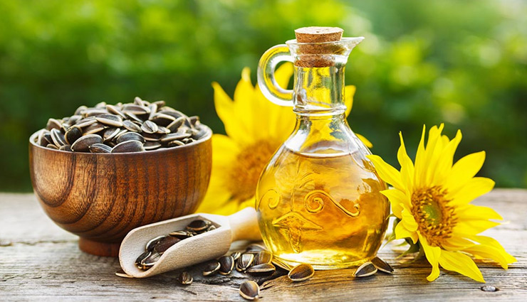 sunflower oil benefits,sunflower oil side effects,health benefits of sunflower oil,sunflower oil advantages,sunflower oil disadvantages,pros and cons of sunflower oil,is sunflower oil good for you,sunflower oil nutrition,sunflower oil risks,sunflower oil consumption effects