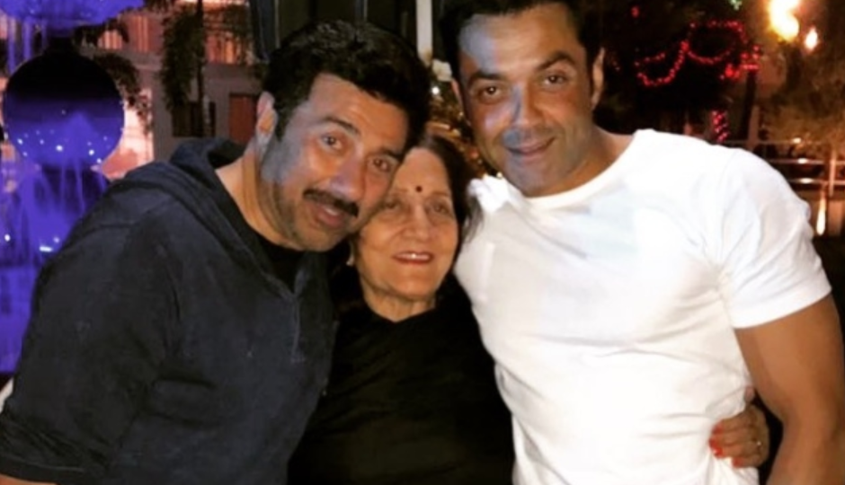 2 News : सनी-बॉबी ने मां को ऐसे दी जन्मदिन की बधाई, राम कपूर ने अपने बर्थडे पर शर्टलेस सेल्फी पोस्ट कर लिखा…