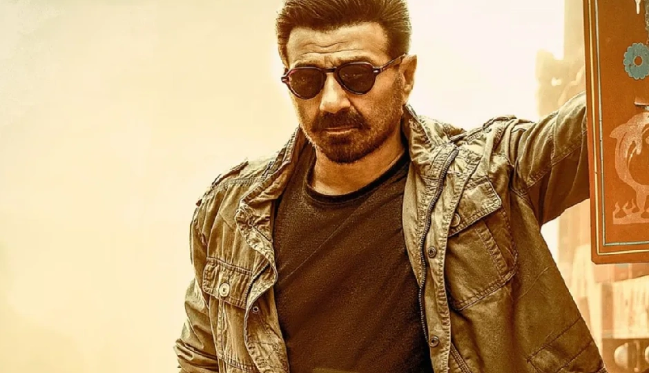 sunny deol emotional scene,ghatak movie emotional scene,sunny deol acting,bollywood emotional scenes,gadar 2 success,sunny deol career,anil sharma films,rajkumar santoshi director,bollywood blockbusters,hindi cinema emotional moments