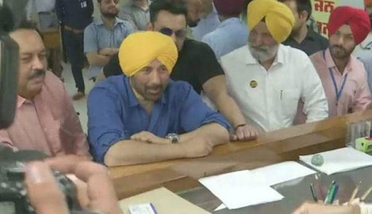 नामांकन के बाद बोले सनी देओल- राजनीति का ज्ञान नहीं है लेकिन मैं राष्ट्रभक्त हूं