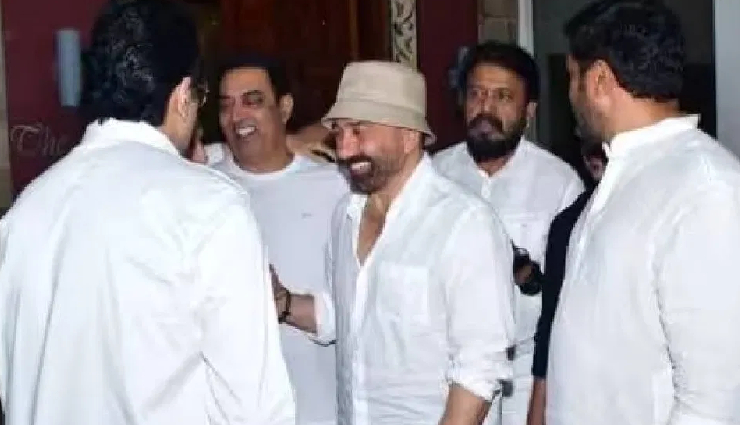 राजकुमार कोहली की प्रेयर्स मीट में सनी देओल हंसे तो फंसे! Video Viral, सोशल मीडिया पर फैंस कर रहे ट्रोल