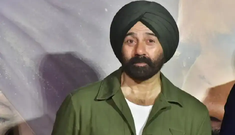 समोसे-पराठे खाकर भी 68 की उम्र में इतने फिट हैं सनी देओल, फिटनेस का ये 1 नियम जरूर अपनाते हैं!