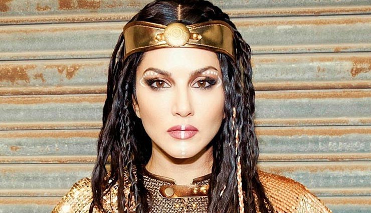 सनी लियोन को इस शख्स ने मारी 'गोली', वीडियो इंटरनेट पर हो रहा वायरल