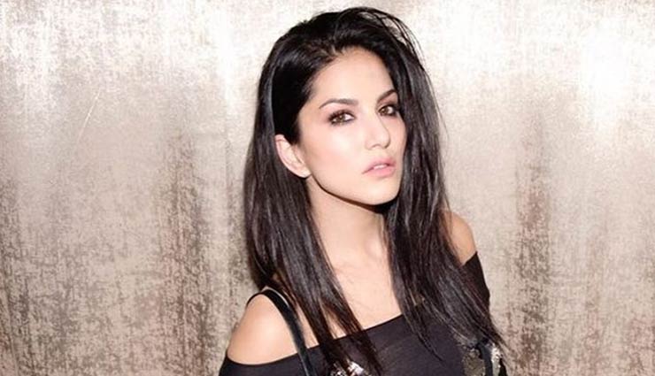 ऐसा क्या हुआ जो सनी लियोनी ने पोस्ट किया दिल को छू लेने वाला मेसेज, कहा -'आज की रात मेरा दिल हजार बार टूटा...' 