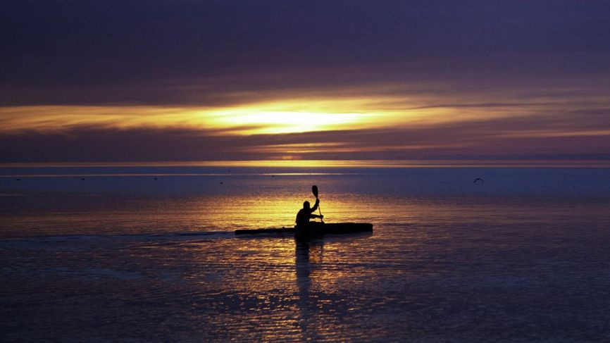 sunset in the world,best places for sunset,amazing sunset views,stonehenge,england,grand canyon,arizona,santorini,greece,the sahara desert,puglia,italy