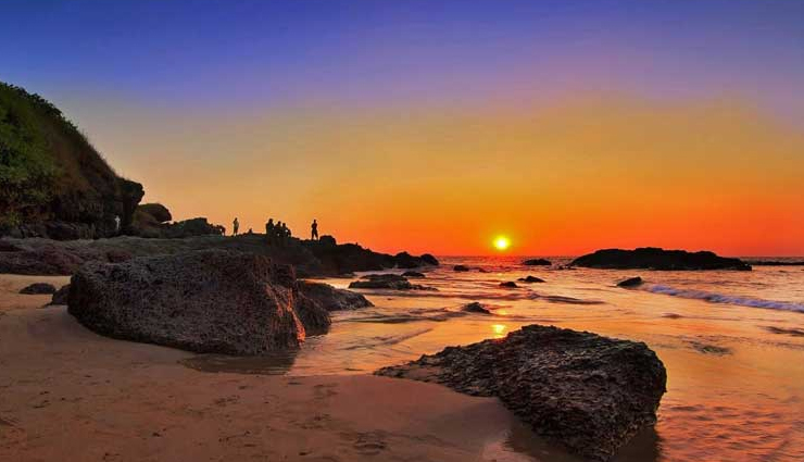 sunset destinations to visit in india,india,places to visit in india,the sunset view point in kanyakumari,tamil nadu,taj mahal,agra,palolem beach,goa,leh,ladakh,fort kochi
