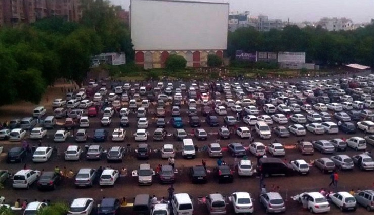 engaging experiences,ahmedabad,unesco urban heritage site,sabarmati river,ancient mosques,intricately crafted temples,outstanding museums,gujarati cuisine,sabarmati ashram,kankaria lakefront,akshardham temple,vintage car museum,jama masjid,bhadra fort,calico museum,law garden’s night market,manek chowk,gujarat science city ahmedabad,sunset drive-in cinema,indian independence,gandhigiri,spiritual principles,indo-islamic architecture,archaeological survey of india (asi),textile heritage,nighttime shopping,scientific curiosity,open-air screen,cultural festival,romantic stroll,light and sound show,drive-in cinema,museum replete with mementos and photographs,pink sandstone,vintage and classic cars,spiritual enthusiasts,world-class collections,cultural music performances,nighttime screenings,cultural ambiance