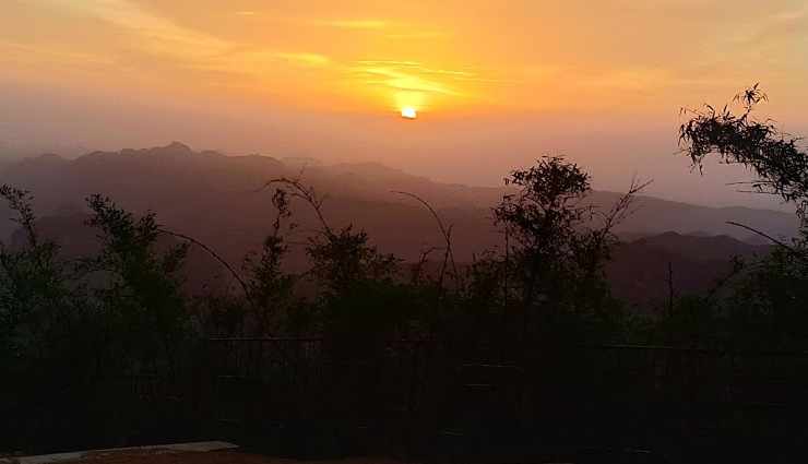 pachmarhi,monsoon destinations in pachmarhi,pachmarhi travel,holidays in pachmarhi,travel destinations pachmarhi,pachmarhi travel guide,satpura ki rani,satpura