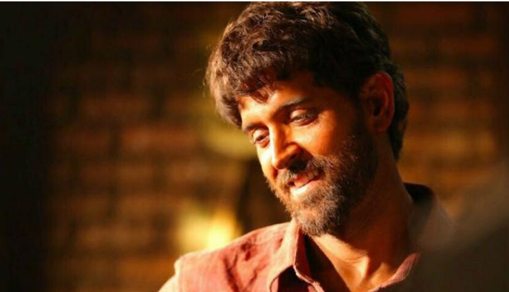 घनी दाढ़ी और बिखरे बाल, मैथेमेटिशियन के रूप में जंच रहे हैं ऋतिक रोशन #First Look