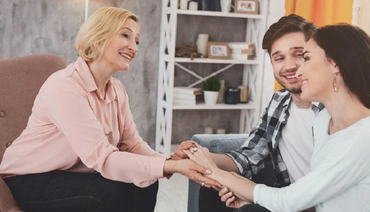 introducing partner to parents,relationship milestones,meeting parents tips,dating advice,how to introduce boyfriend to family,how to introduce girlfriend to parents,serious relationship signs,preparing for family introduction,couple and family dynamics,first family meeting guide