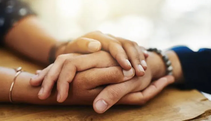 depression support tips,helping a friend with depression,supporting a friend with mental health,ways to assist someone with depression,how to help a friend struggling with depression,supporting a depressed friend,tips for aiding a friend with depression,helping a loved one with depression,supporting someone with depressive symptoms