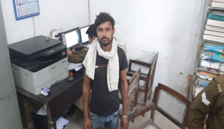 युवती को बीच सड़क गोली मारने वाले शख्स ने किया सरेंडर, एसएसपी की मेज पर तमंचा रखकर बोला - शादी से कर रही थी इनकार 