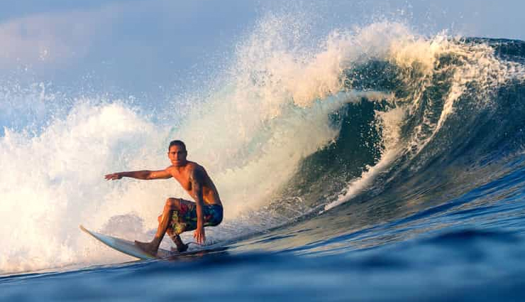 surfing,places for surfing in india,india,adventure activities in india,kovalam beach,kerala,mahabalipuram,tamil nadu,pondicherry,varkala,kerala,gokarna,karnataka