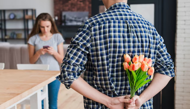 signs friend has a crush,friend secretly likes you,signs of hidden crush,friend in love with you,friend attracted to you,subtle crush signs,friend romantic feelings,unspoken crush signals,friend more than friends,friend relationship clues