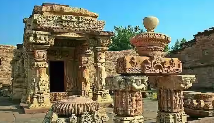 tourist spots in shivpuri,shivpuri attractions,madhav national park,chhatris shivpuri,bhadaiya kund,survaya ki garhi,tatya tope memorial,sakhya sagar lake,panihar,madhav vilas palace,narwar fort,banganga,travel madhya pradesh
