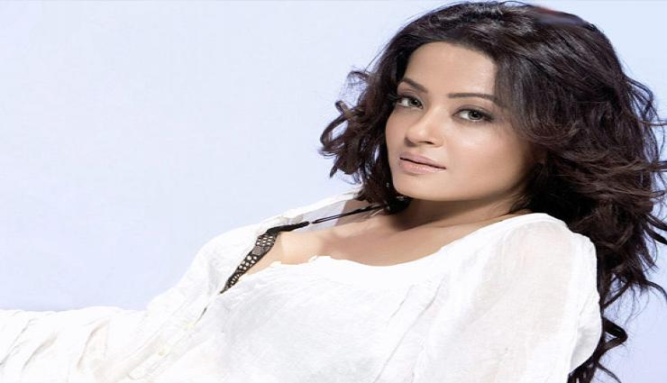 बॉलीवुड की बोल्ड एक्ट्रेस सुरवीना चावला ने दो साल पहले की शादी, सोशल मीडिया पर किया ऐलान