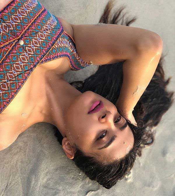 bollywood,surveen chawla,surveen chawla hot photo,surveen chawla hot video