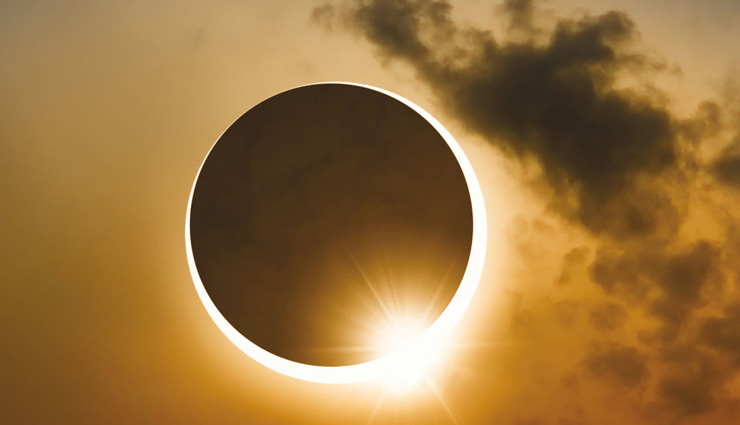 सिर्फ पृथ्वी पर ही नहीं, इन ग्रहों पर भी देखने को मिलता है सूर्य ग्रहण
