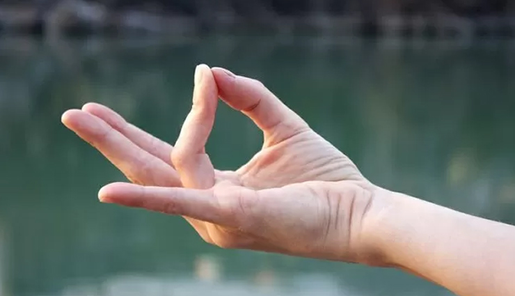 रोजाना करें ये 3 योग आसन, राहुल गांधी की तरह आपको भी नहीं होगा सर्दी में ठंड का अहसास rahul gandhi,t shirt,yoga for winter,health yoga tips,health news in hindi,healthy living