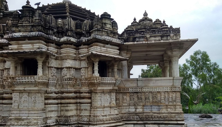 ranakpur rajasthan,famous tourist places in ranakpur rajasthan,rajasthan tourism,holidays in ranakpur,rajasthan tourism