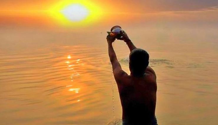 क्यों दिया जाता हैं छठ पूजा के दौरान सूर्य को अर्घ्य, यहां जानें इसके फायदे astrology tips,astrology tips in hindi,chhath puja special,chhath puja 2020
