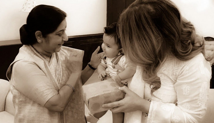 adnan sami,sushma swaraj,sushma swaraj passes away,sushma swaraj last rites,sushma swaraj antim yatra,sushma swaraj news in hindi,news,news in hindi