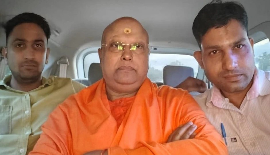 छात्रवृत्ति घोटाले और यौन उत्पीड़न मामले में चैतन्यानंद आगरा से गिरफ्तार, दिल्ली पुलिस की बड़ी कार्रवाई